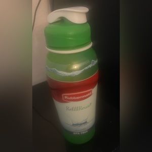 BRAND NEW! Refill and reuse water bottle 32oz with convenient handle.